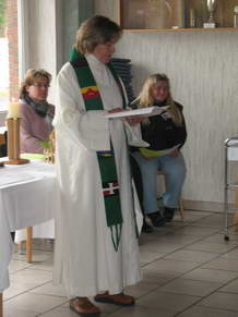 Frau Pastorin Ulrich las die Messe...